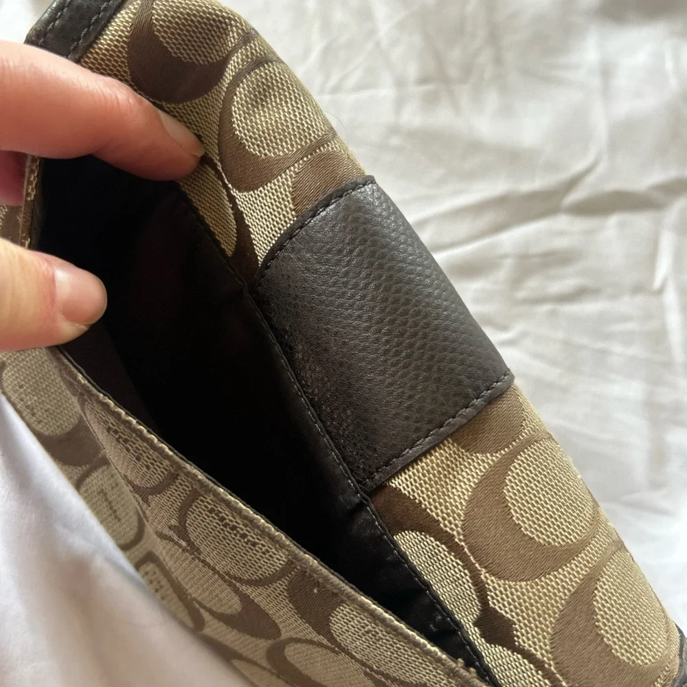 Coach Signature Canvas Wallet - Picture 3 of 12